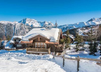 Outdoor Photograph luxury Chalet Namaste for 14 people in Courchevel 1850 for rental with In-Luxe Chalets France