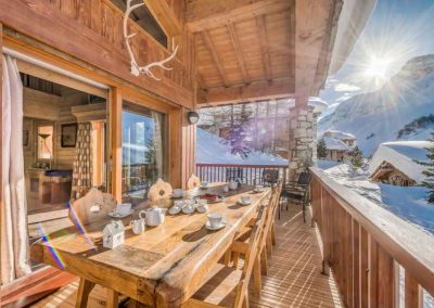 Photo of the wonderful terrace luxury Catered Chalet Eléphant Blanc for 10 people with outdoor Jacuzzi for rental in Val d'Isère with In-Luxe Chalets France