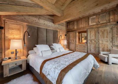 The Master bedroom Luxury ski-in ski-out chalet White Pearl for 10 people to rent in Courchevel 1850 with In-Luxe Chalets France