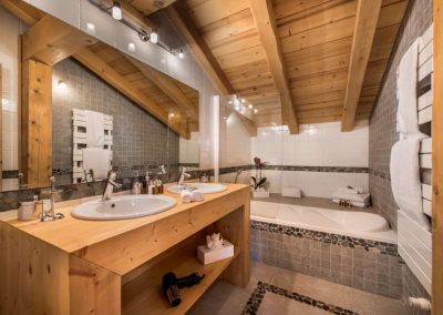 Bathroom Luxury Chalet Aster Courchevel 1650 Chalet rental Courchevel 1650 with In-Luxe Chalets France