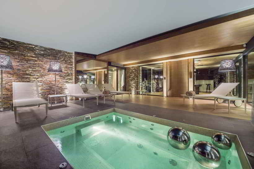Chalet Overview Courchevel 1650 2