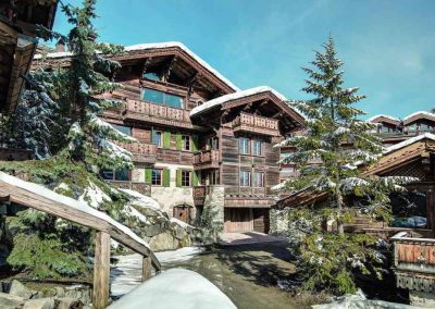 Outdoor View Luxury ski-in ski-out chalet for large group chalet La Vizelle in Courchevel 1850 Luxury Chalet Rental with In-Luxe Chalets France