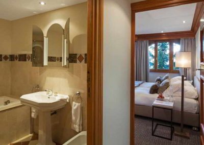 Bathroom picture at Luxury ski-in ski-out apartment rental Courchevel 1850 ST-BA for 8 people with services, a Spa, Apartment rental in Courchevel 1850 with In-Luxe Chalets France