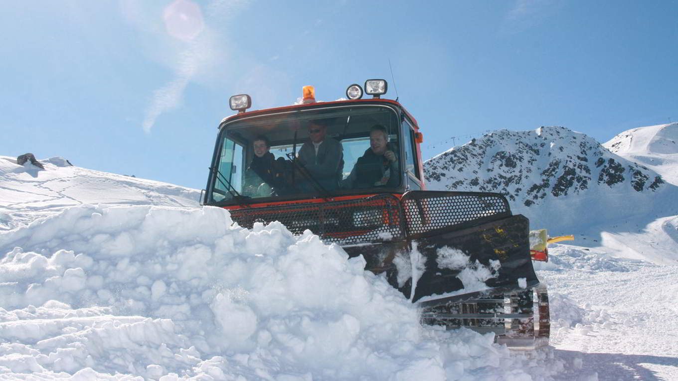 Snow cat driving in Courchevel, a stunning winter activity for kids !