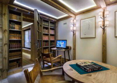 Office Luxury Chalet Les Bastidons Courchevel 1850 for rental with In Luxe Chalets France
