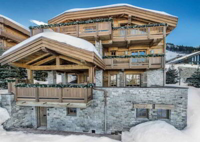 Ourdoor view Luxury Chalet Les Bastidons Courchevel 1850 for rental with In Luxe Chalets France